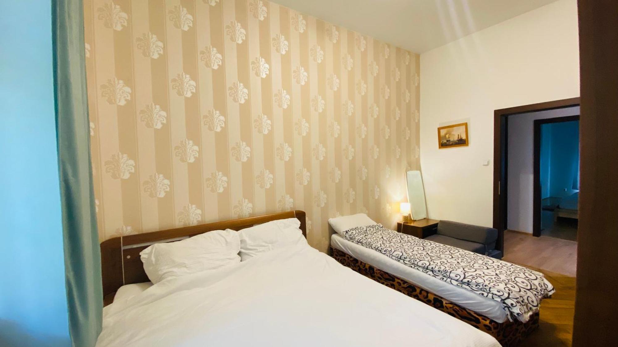 Hotel Apartment In Prague 2 Square Extérieur photo